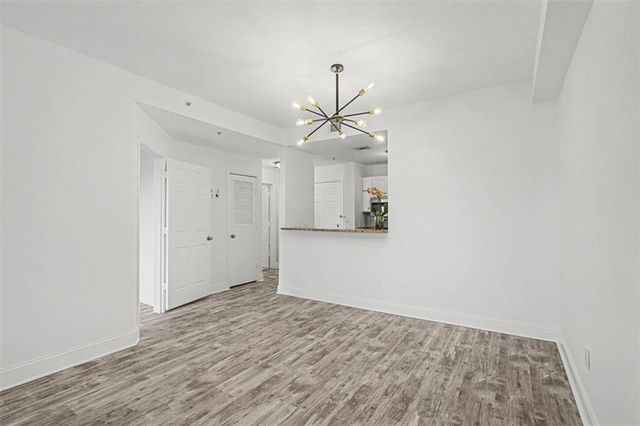 1074 Peachtree Walk NE B322, Atlanta, GA 30309