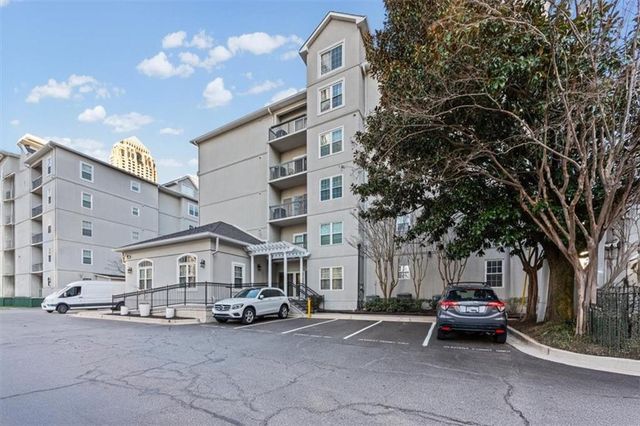 1074 Peachtree Walk NE B322, Atlanta, GA 30309