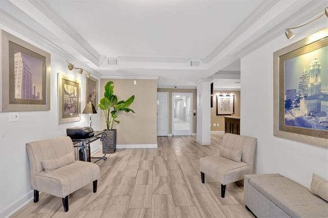 1074 Peachtree Walk NE B322, Atlanta, GA 30309