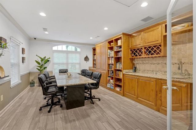 1074 Peachtree Walk NE B322, Atlanta, GA 30309