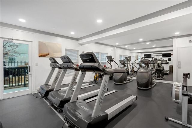 1074 Peachtree Walk NE B322, Atlanta, GA 30309