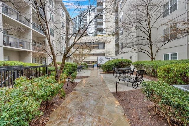 1074 Peachtree Walk NE B322, Atlanta, GA 30309