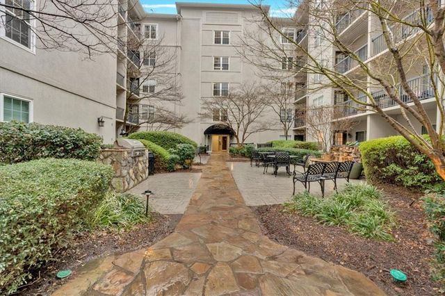 1074 Peachtree Walk NE B322, Atlanta, GA 30309