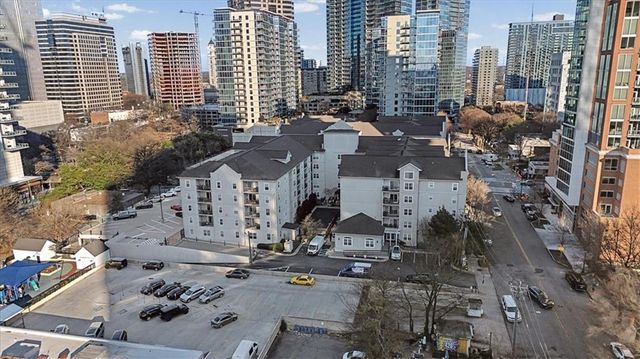 1074 Peachtree Walk NE B322, Atlanta, GA 30309