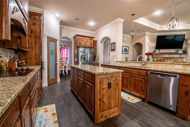 1009 Sky Court, Weatherford, TX 76085