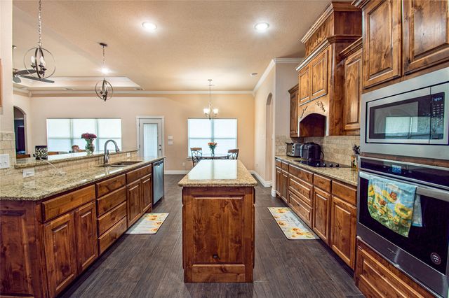 1009 Sky Court, Weatherford, TX 76085