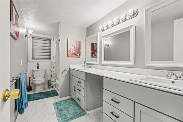 7127 Rockhill Drive, Jenison, MI 49428