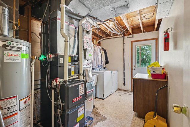 7127 Rockhill Drive, Jenison, MI 49428