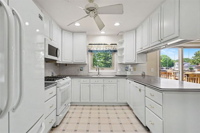 7127 Rockhill Drive, Jenison, MI 49428