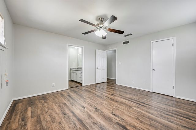 108 S Beverly Street, Crowley, TX 76036