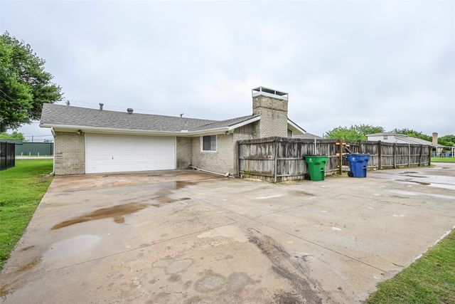 108 S Beverly Street, Crowley, TX 76036