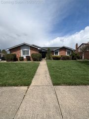3715 Porter Drive, Sterling Heights, MI 48310
