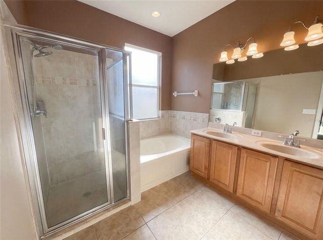 2304 HAMLET CIRCLE, Lakeland, FL 33810