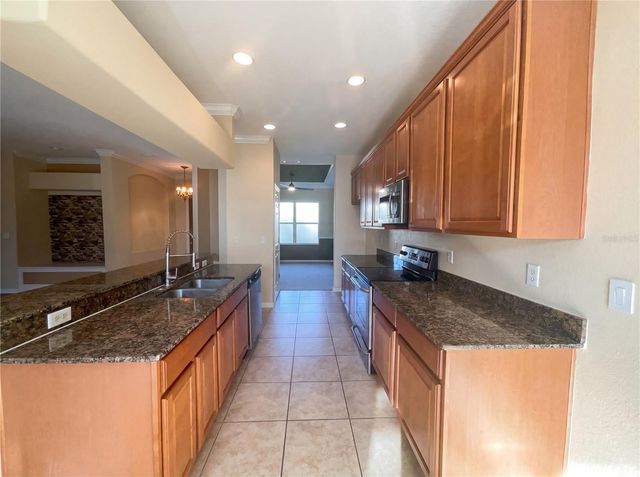 2304 HAMLET CIRCLE, Lakeland, FL 33810