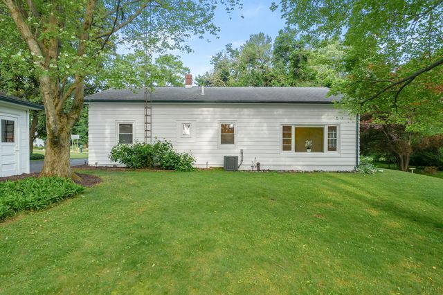 205 Sassafras Street, Coloma Twp, MI 49038