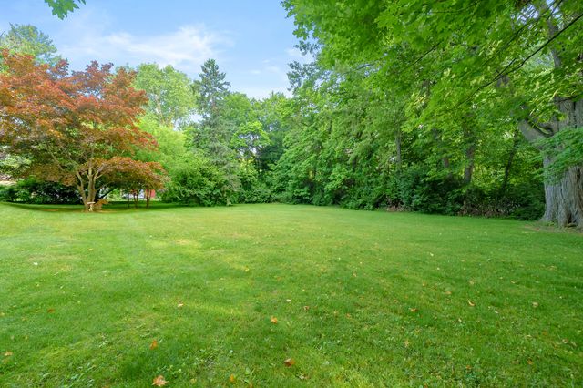205 Sassafras Street, Coloma Twp, MI 49038