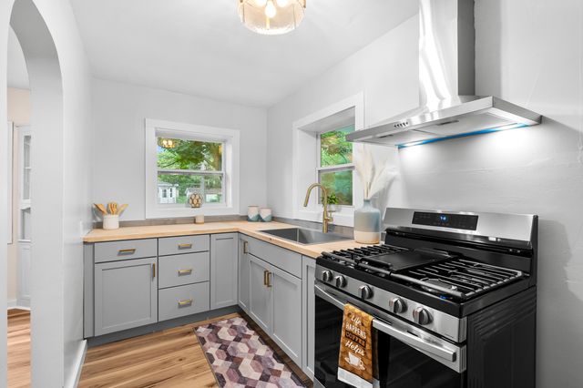 205 Sassafras Street, Coloma Twp, MI 49038