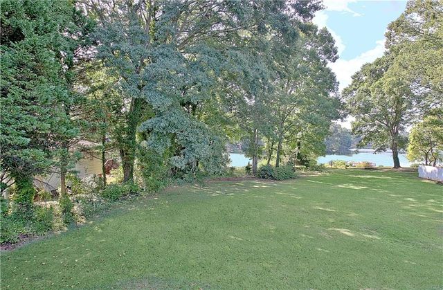 45 North Drive, Hampton, GA 30228