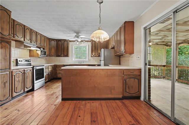 45 North Drive, Hampton, GA 30228