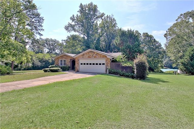 45 North Drive, Hampton, GA 30228