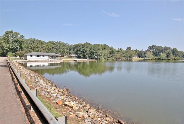 45 North Drive, Hampton, GA 30228