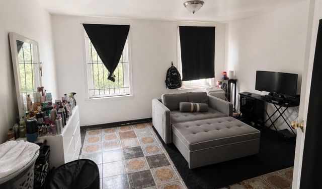 808 S 8TH, Camden, NJ 08103