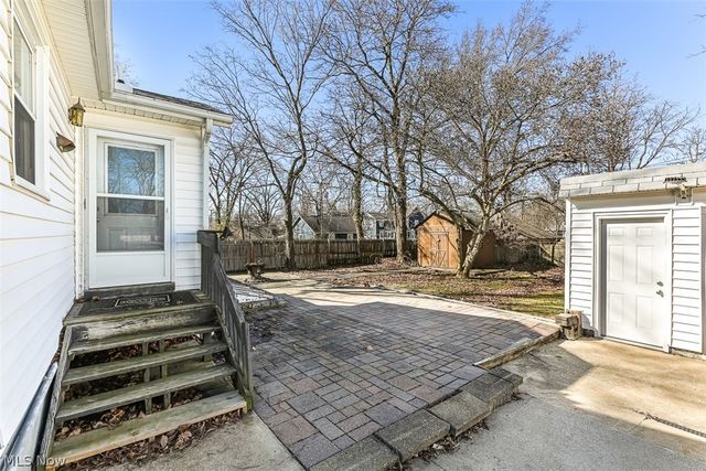 85 Maple Drive, Hudson, OH 44236