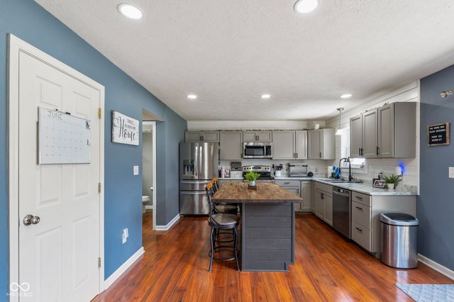 10044 Three Star Court, Avon, IN 46123