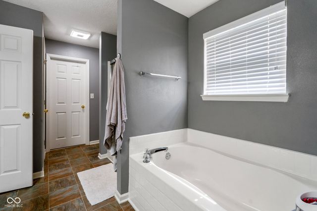 10044 Three Star Court, Avon, IN 46123