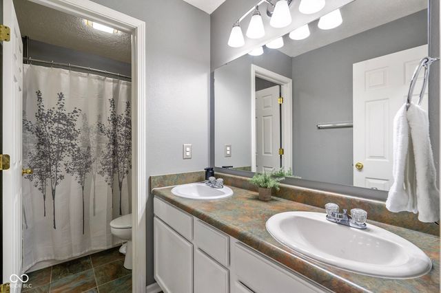 10044 Three Star Court, Avon, IN 46123