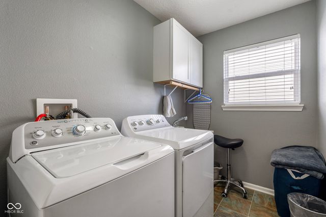 10044 Three Star Court, Avon, IN 46123
