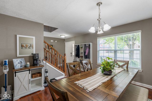 10044 Three Star Court, Avon, IN 46123