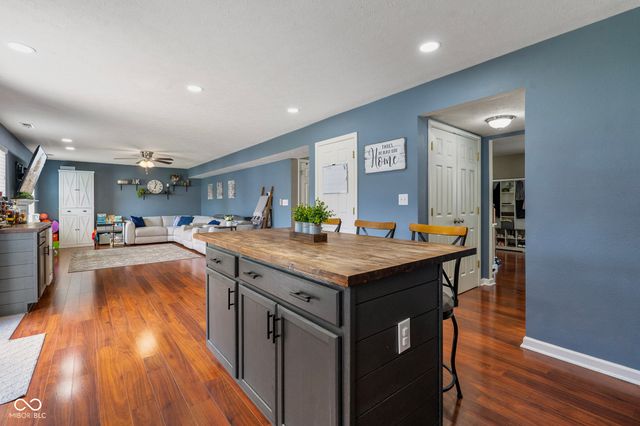 10044 Three Star Court, Avon, IN 46123
