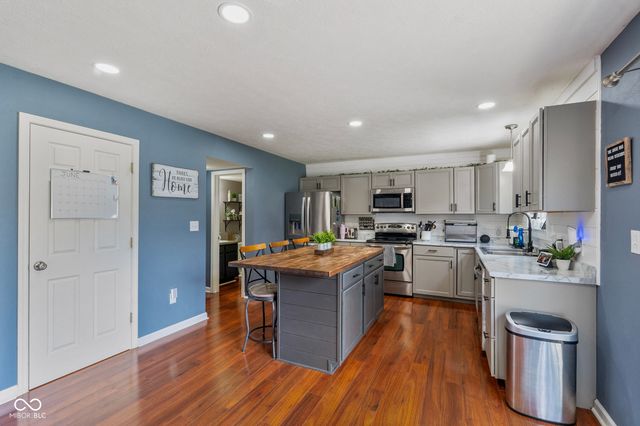 10044 Three Star Court, Avon, IN 46123