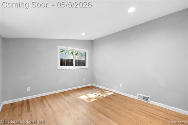 6431 Prairie Lawn, Waterford, MI 48329