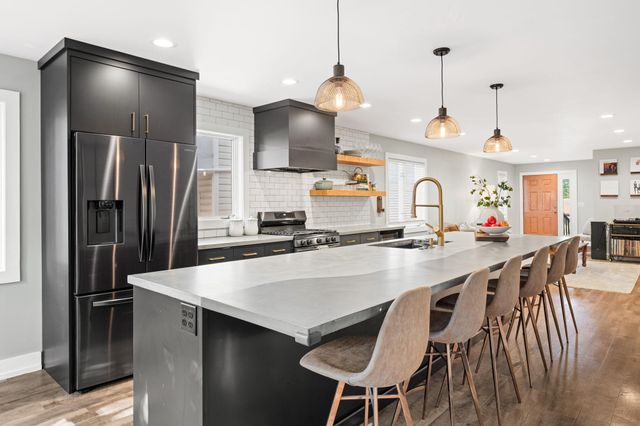 1707 University Avenue NE, Minneapolis, MN 55413