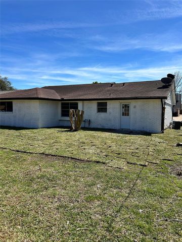 3822 Ebbtide Drive, Houston, TX 77045