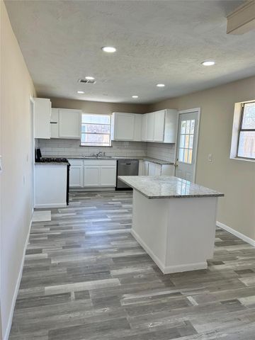3822 Ebbtide Drive, Houston, TX 77045