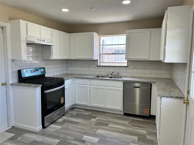 3822 Ebbtide Drive, Houston, TX 77045