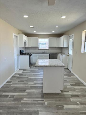 3822 Ebbtide Drive, Houston, TX 77045