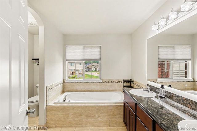 46161 S Manitou Court, Utica, MI 48317