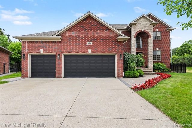 46161 S Manitou Court, Utica, MI 48317