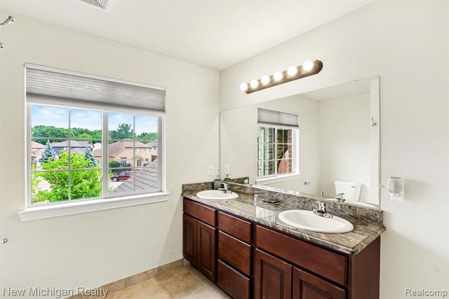 46161 S Manitou Court, Utica, MI 48317