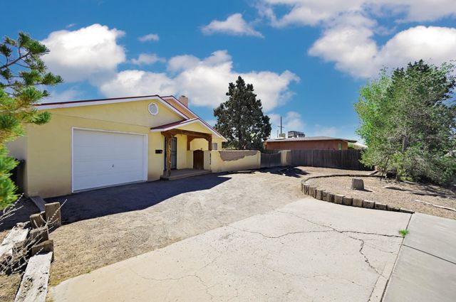 4806 La Cienega Street NW, Albuquerque, NM 87107