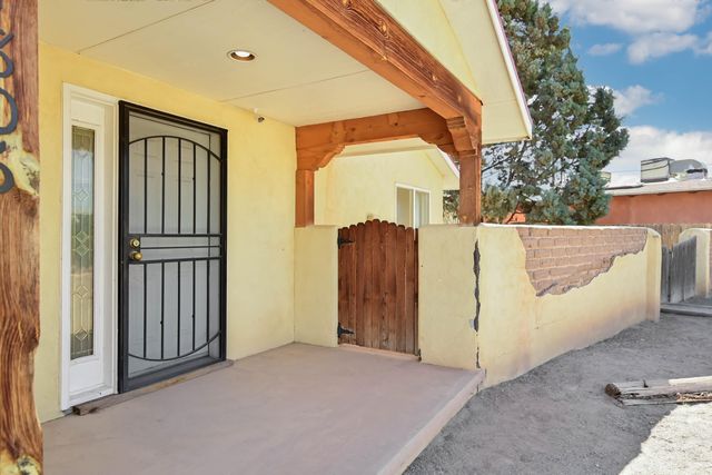 4806 La Cienega Street NW, Albuquerque, NM 87107