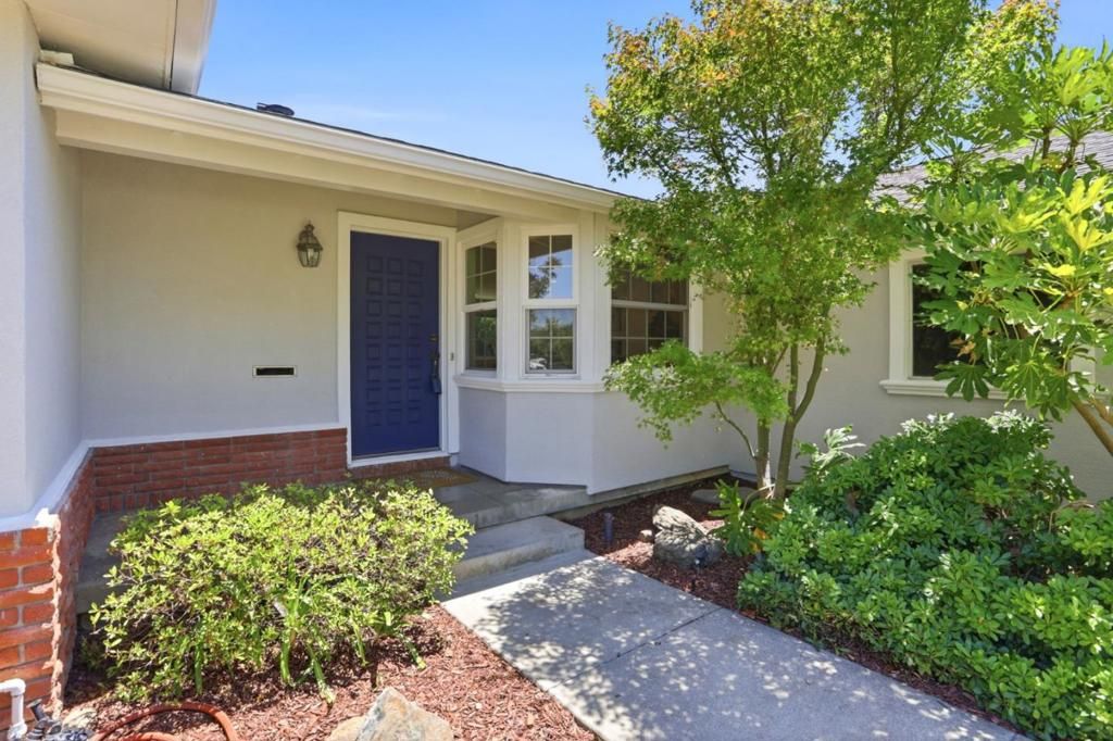 Image 4 of property listing at 5216 Selma Avenue, Fremont, CA 94536