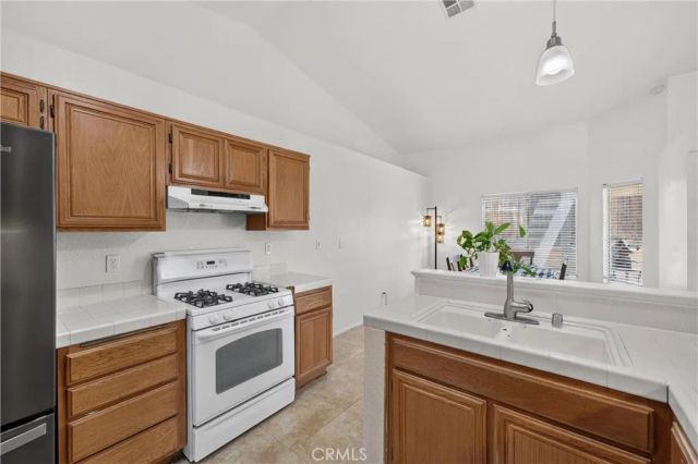 20096 Fallen Leaf Drive, Perris, CA 92570