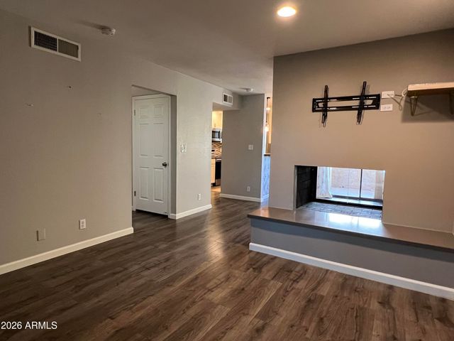 7502 E THOMAS Road 204, Scottsdale, AZ 85251