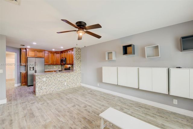 2050 NW 37th Ave, Coconut Creek, FL 33066