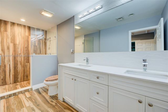 2050 NW 37th Ave, Coconut Creek, FL 33066